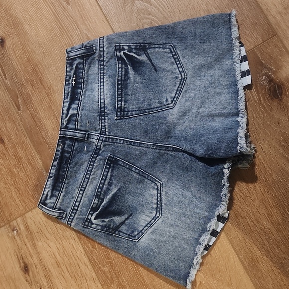 Habitual Kid High Rise Ritual Short - Picture 2 of 5